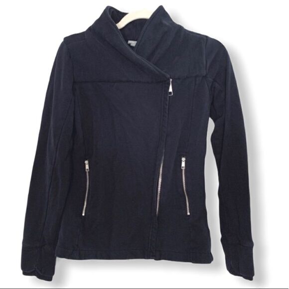 Bench Sweaters - 𝅺BENCH Sweater